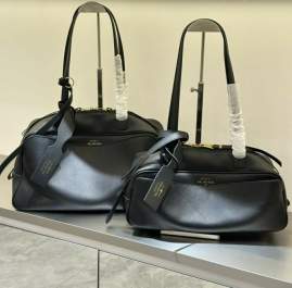 Picture of Balenciaga Handbags _SKUfw194066066fw